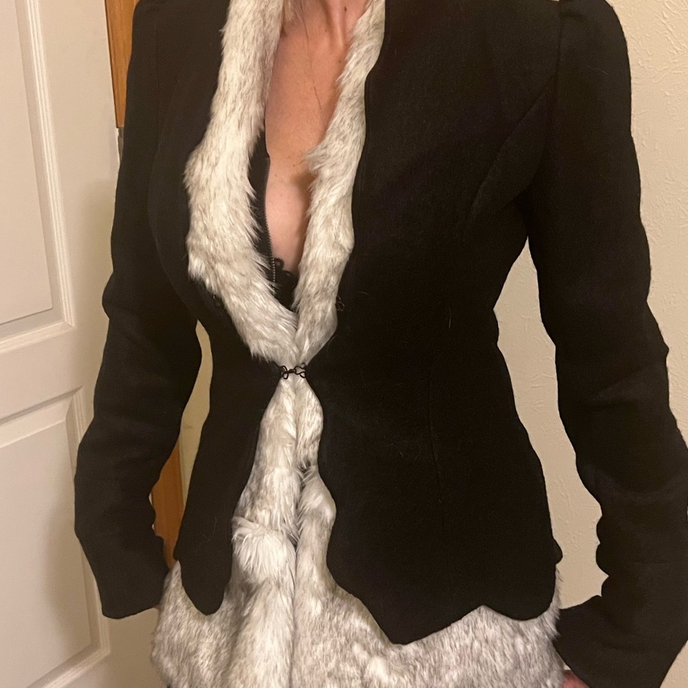 Elegant blazer with fur coat
